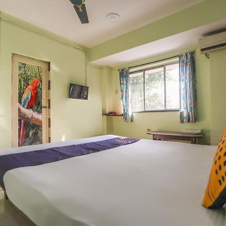 Spot On 10470 Hollywood Joka Hotel Bhasa Esterno foto