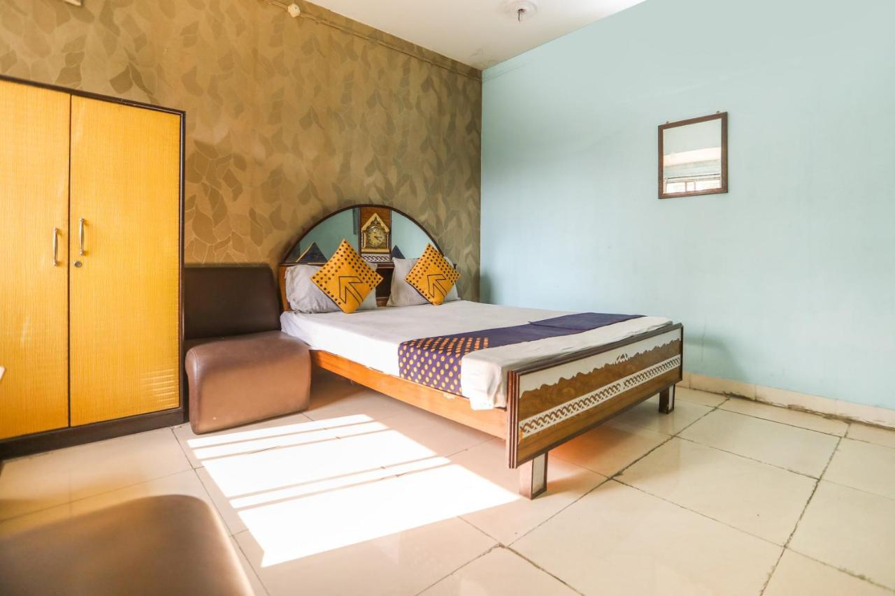 Spot On 10470 Hollywood Joka Hotel Bhasa Esterno foto