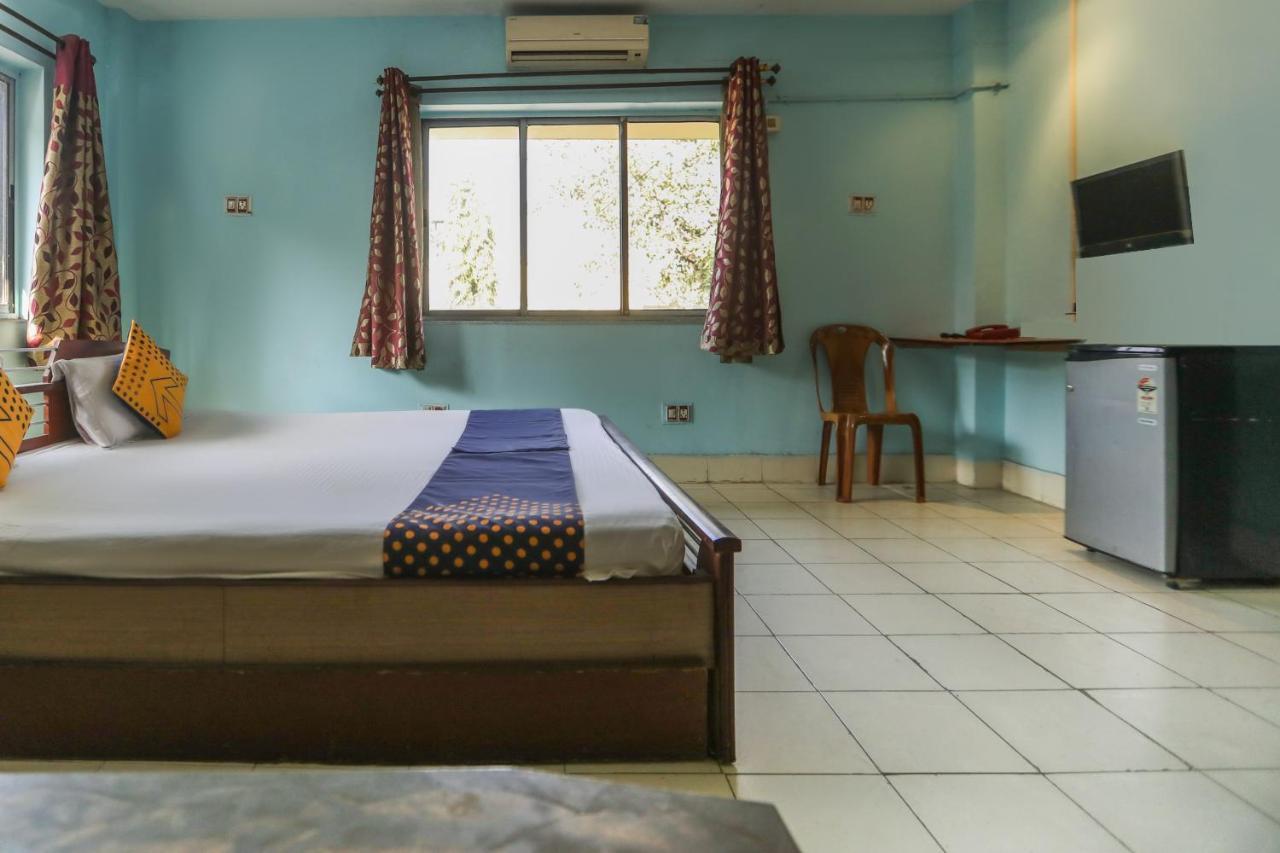 Spot On 10470 Hollywood Joka Hotel Bhasa Esterno foto