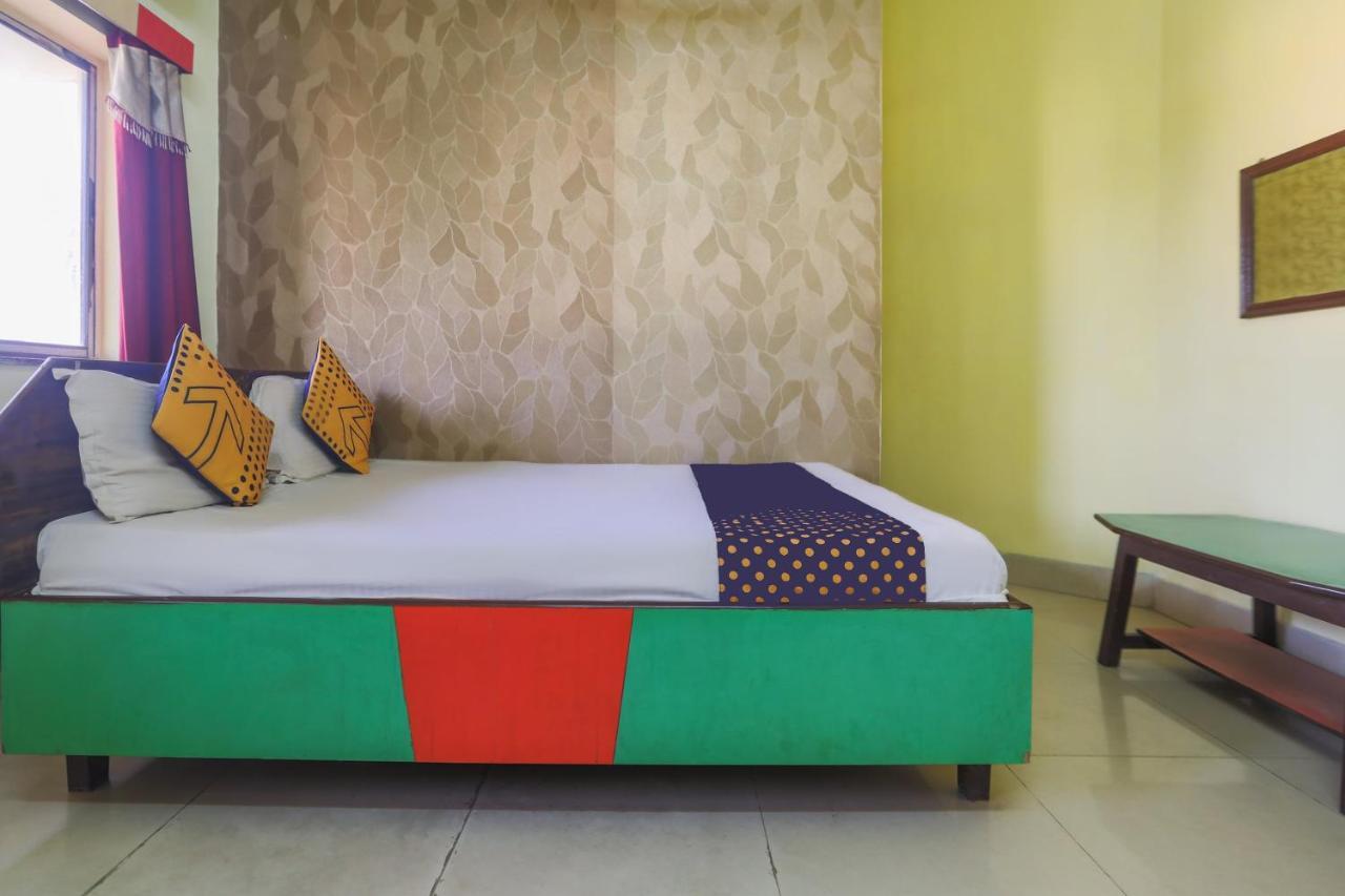 Spot On 10470 Hollywood Joka Hotel Bhasa Esterno foto
